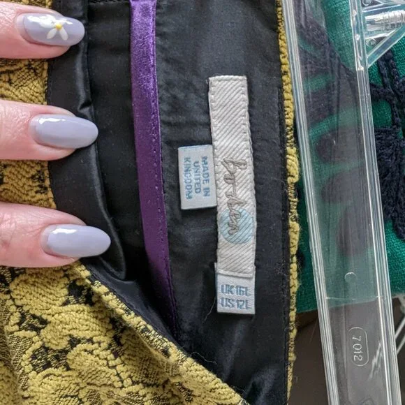 Boden Black Chartreuse Jacquard Pencil skirt - Picture 2 of 3